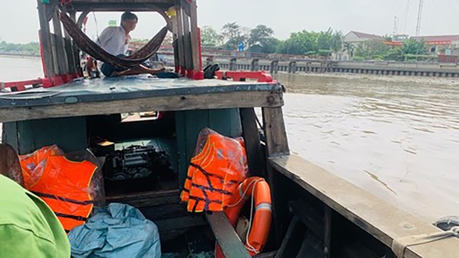 Phá chuyên án buôn lậu dầu cực lớn có sự tiếp tay của cán bộ hải quan - Ảnh 1