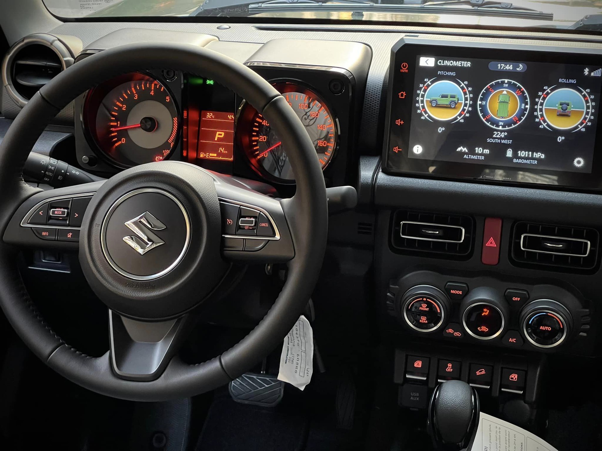 Suzuki Jimny chốt lịch ra mắt tại Việt Nam dù đã có nhiều xe giao khách, đại lý báo giá từ 789 triệu, có bản độ sẵn cho khách thích G 63 - Ảnh 7