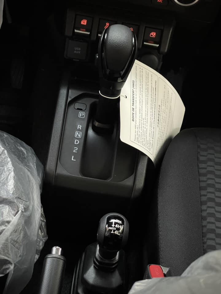 Suzuki Jimny chốt lịch ra mắt tại Việt Nam dù đã có nhiều xe giao khách, đại lý báo giá từ 789 triệu, có bản độ sẵn cho khách thích G 63 - Ảnh 10