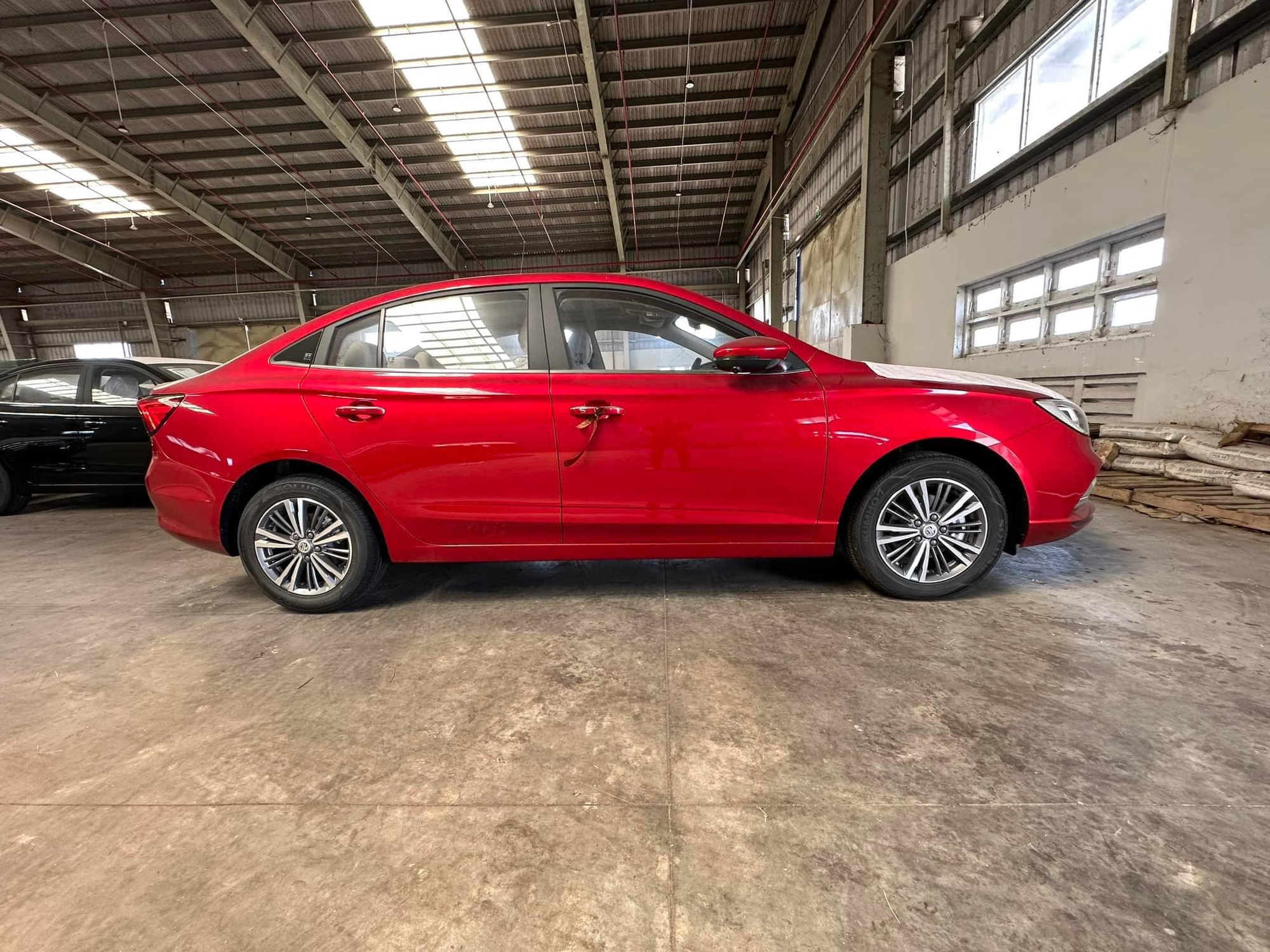 New MG5 bản full về Việt Nam: Giá 499 triệu, số tự động, thêm nhiều tiện nghi đấu sedan Nhật, Hàn - Ảnh 3