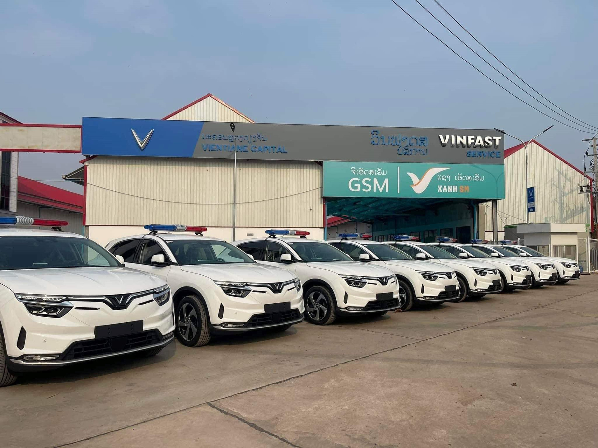 VinFast VF8 phiên bản xe cảnh sát dành cho thị trường 'sát vách' Việt Nam? - Ảnh 1