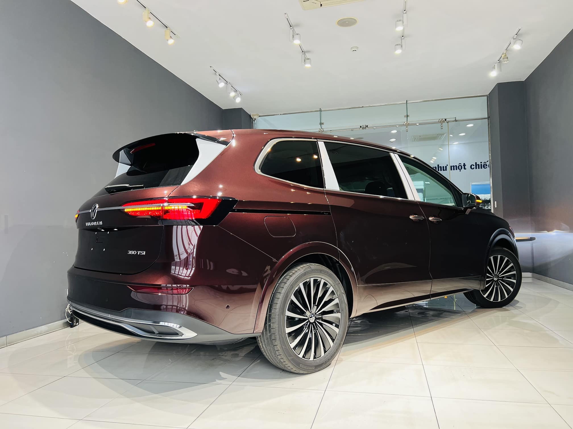 Thực hư VW Viloran và Teramont X tăng giá 20 triệu đồng: Chỉ áp dụng cho màu sơn hot giống Toyota và Ford - Ảnh 6