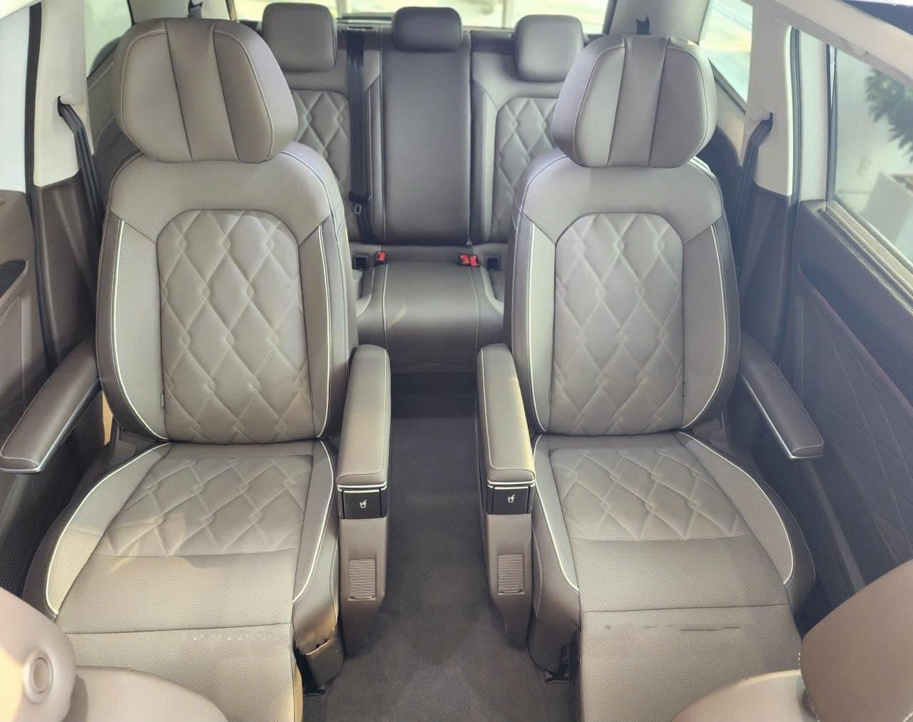 Thực hư VW Viloran và Teramont X tăng giá 20 triệu đồng: Chỉ áp dụng cho màu sơn hot giống Toyota và Ford - Ảnh 8