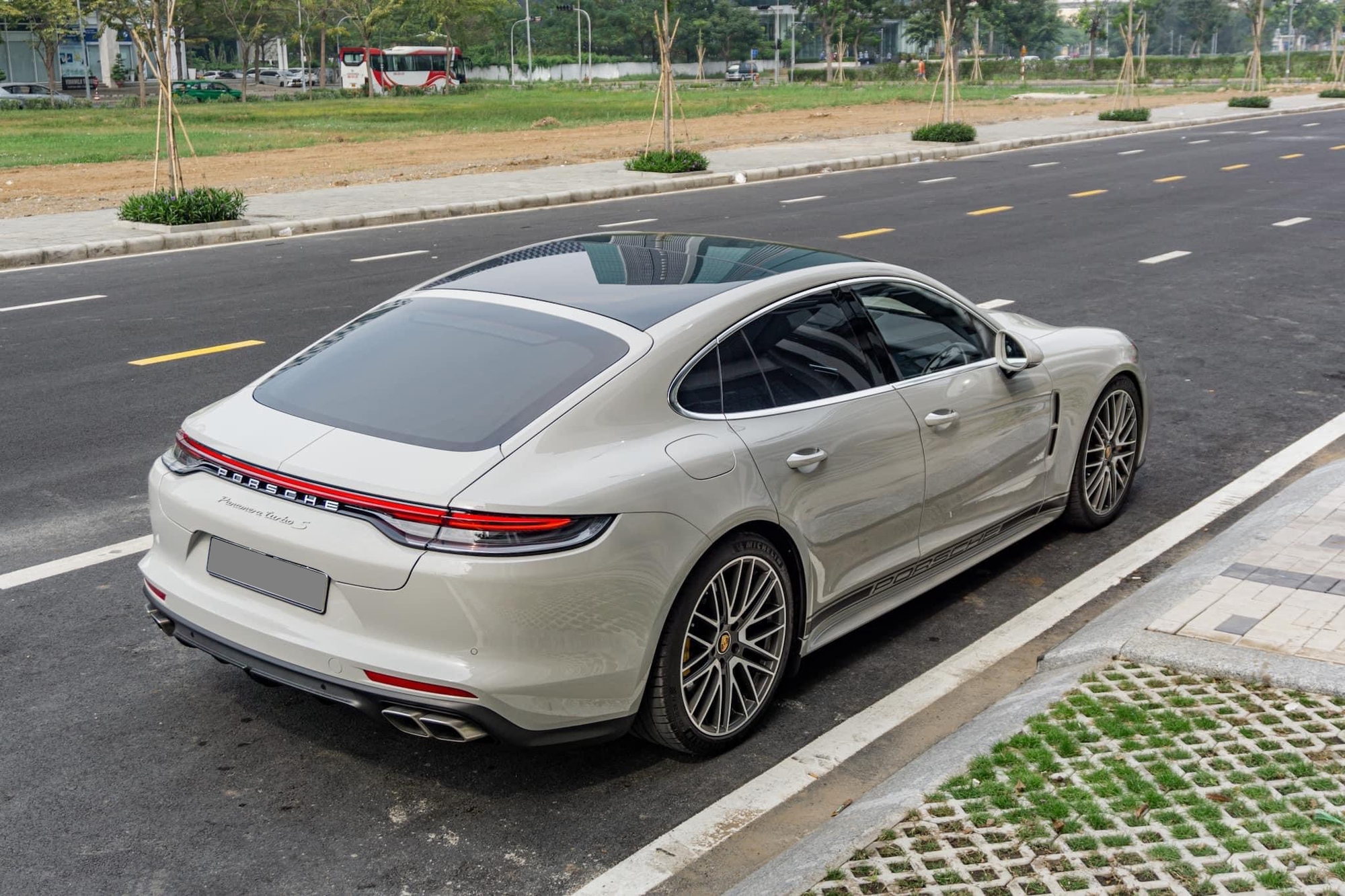Porsche Panamera Turbo S từng của ông Đặng Lê Nguyên Vũ đang được rao bán, rớt giá 1,6 tỷ đồng sau chưa đầy 1 năm - Ảnh 5