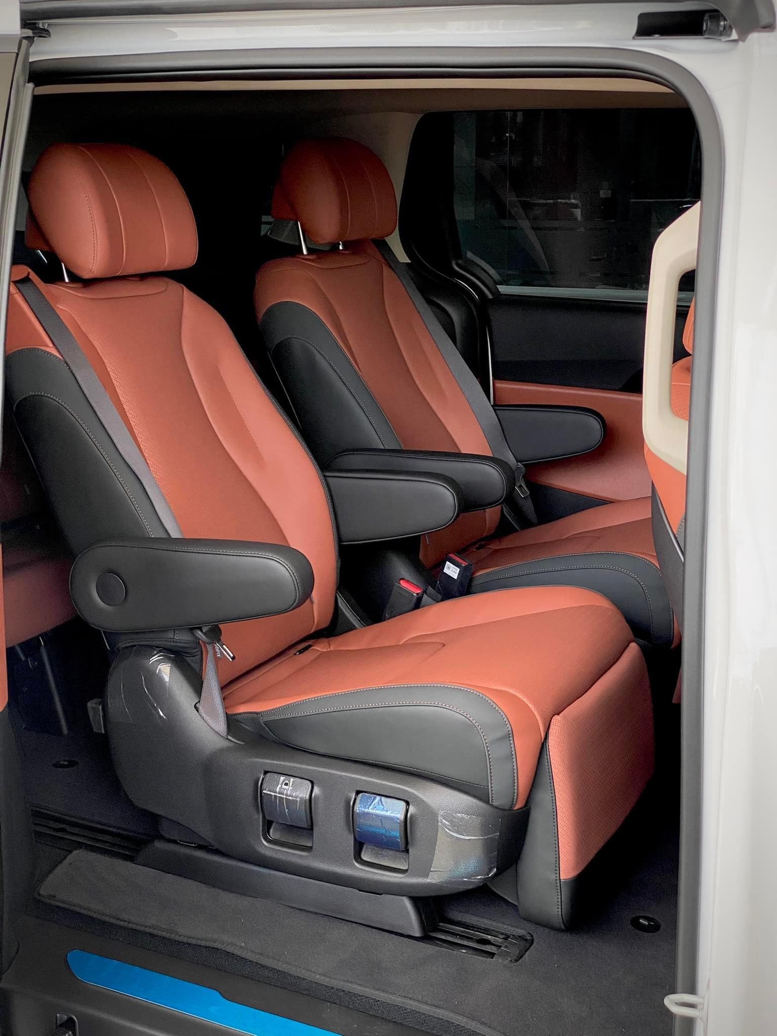 Đại lý nhận cọc 2 phiên bản mới của Kia Carnival: Giá thấp nhất 1,169 tỷ, Luxury có tùy chọn 7 chỗ, hợp người thực dụng - Ảnh 6