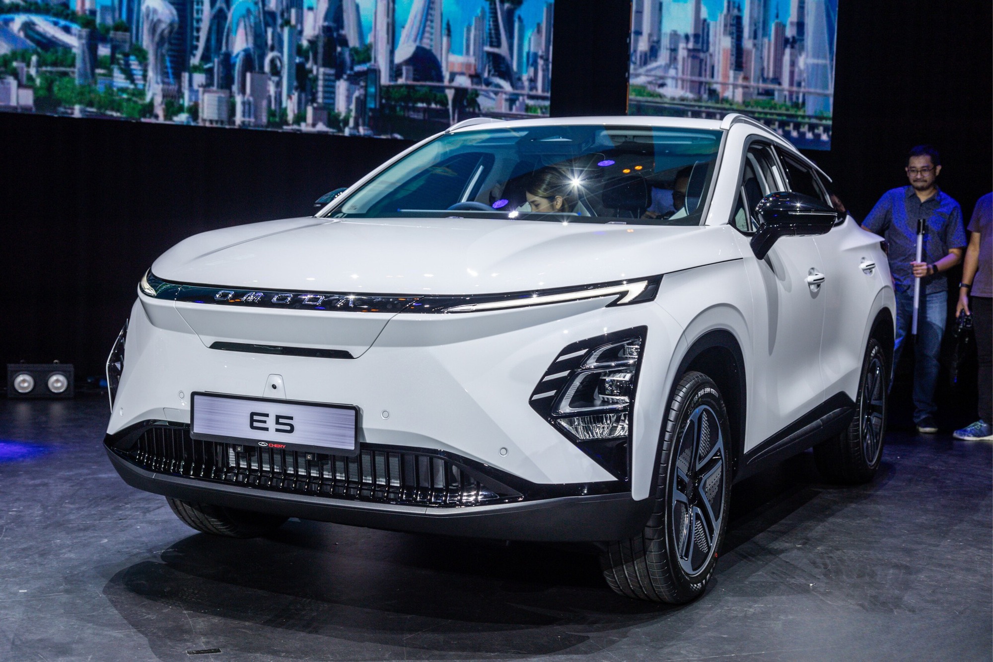 Bán giá rẻ hơn tại Việt Nam 229 triệu đồng, VinFast VF e34 'hạ đẹp' đến 3 đối thủ từ Trung Quốc - Ảnh 6