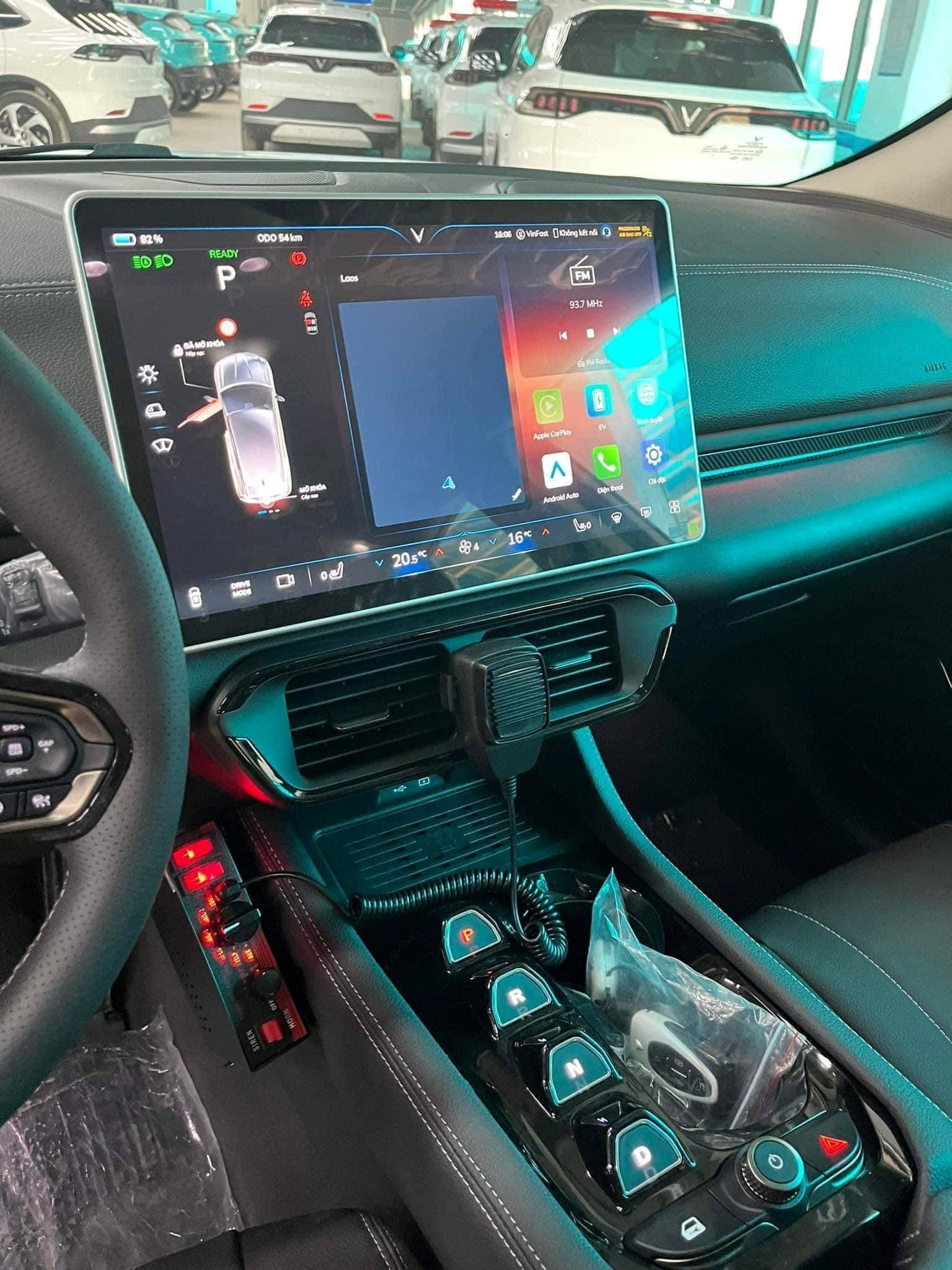 VinFast VF8 phiên bản xe cảnh sát dành cho thị trường 'sát vách' Việt Nam? - Ảnh 4