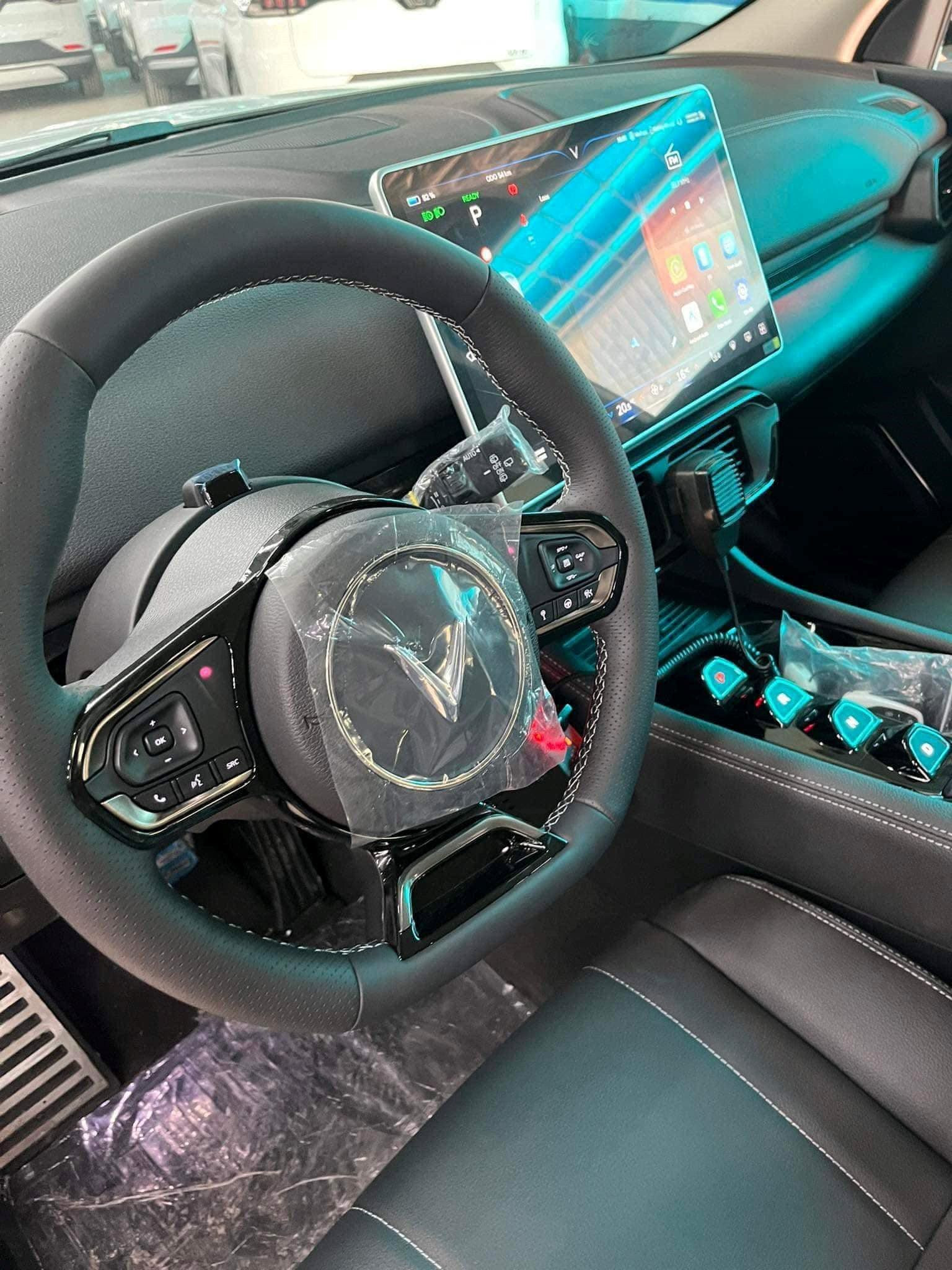 VinFast VF8 phiên bản xe cảnh sát dành cho thị trường 'sát vách' Việt Nam? - Ảnh 3