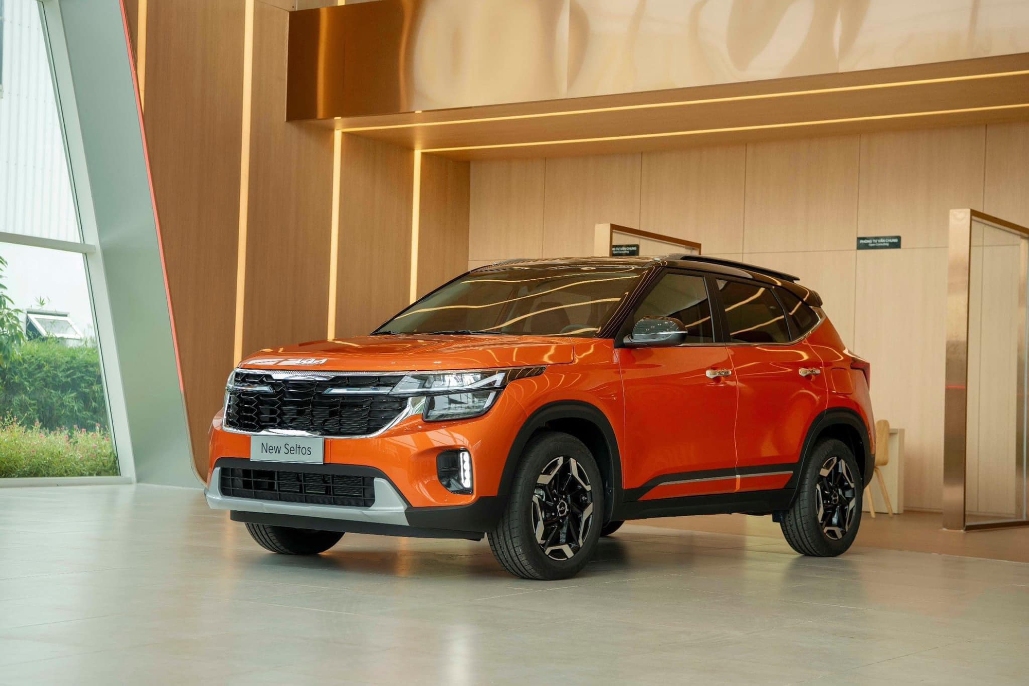 Kia Seltos 2024 lộ diện tại Việt Nam: Giá từ 599 triệu, 4 phiên bản, 2 tùy chọn máy 1.5L và 1.5L tăng áp - Ảnh 2