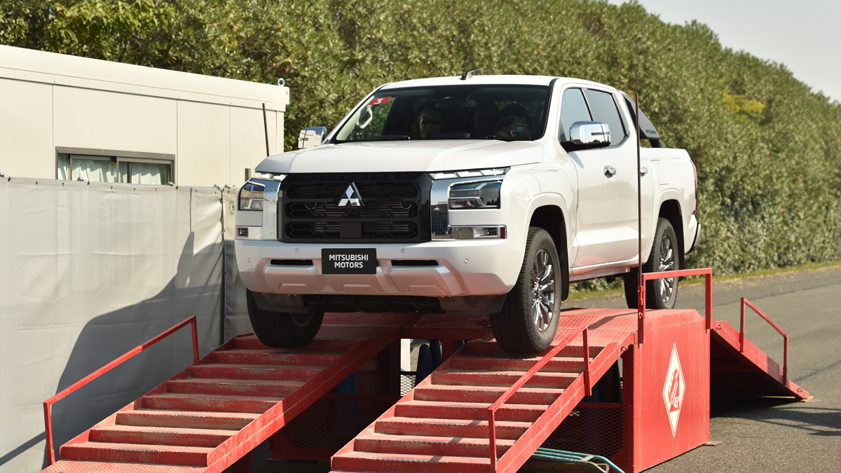 Mitsubishi Triton 2024 lộ clip chạy thử trên đường Hà Nội, dễ ra mắt trong thời gian gần đấu Ranger, làm khó Hilux - Ảnh 7