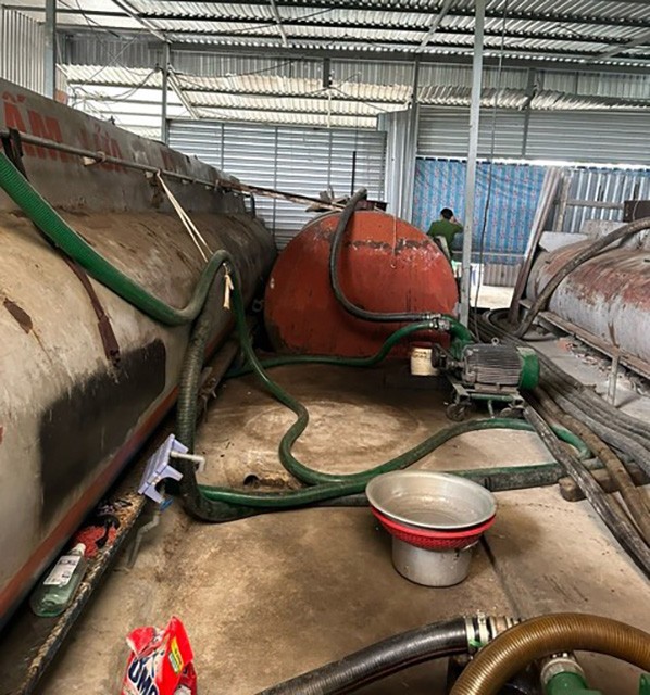 Phá chuyên án buôn lậu dầu cực lớn có sự tiếp tay của cán bộ hải quan - Ảnh 4
