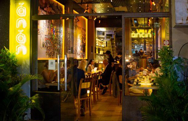 Bữa ăn đắt đỏ tại nhà hàng sao Michelin duy nhất ở TP.HCM khiến khách Tây cũng phải choáng ngợp: Chả giò, bún chả, bánh mì... bỗng hóa thành món ăn thượng lưu - Ảnh 1