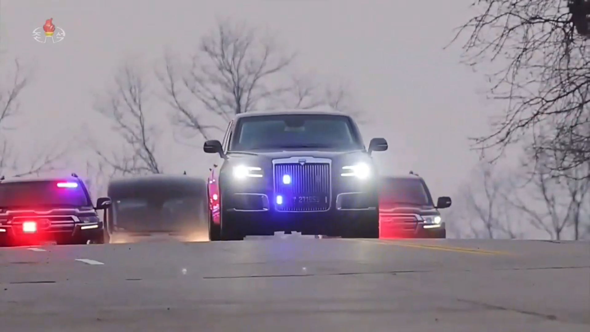 Đây là chiếc xe ông Putin tặng ông Kim Jong Un - Ảnh 4