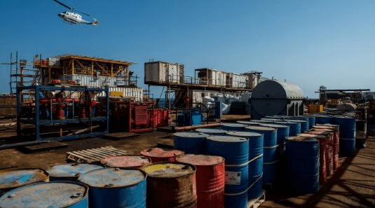 Một quốc gia đang trở thành 'ông trùm' xuất khẩu nhiên liệu mới của thế giới: Sản lượng tăng kỷ lục trong 8 năm, là nhà cung cấp dầu thô lớn nhất của Việt Nam - Ảnh 1