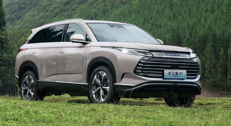 Đối thủ giá rẻ của Hyundai Santa Fe trình làng phiên bản 2024, giá hơn 600 triệu đồng - Ảnh 1