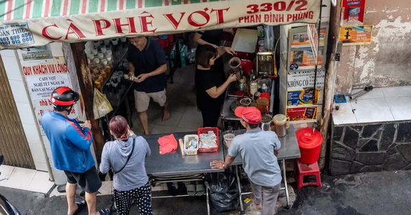 Phóng viên báo New York Times gọi Việt Nam là "gã khổng lồ" cà phê ở Đông Nam Á, quyết tâm rong ruổi khắp TP.HCM tìm ra 7 quán có hương vị tuyệt vời nhất