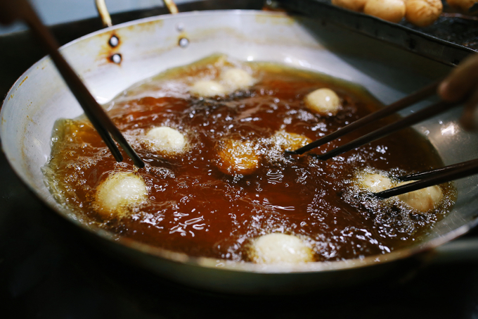 Xe bánh tiêu "chảnh" nhất Việt Nam: Mở bán nhưng 15 phút sau báo... hết bánh, bà chủ không trả lời bất kỳ câu hỏi nào! - Ảnh 9