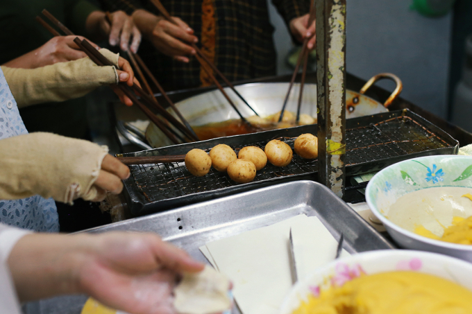 Xe bánh tiêu "chảnh" nhất Việt Nam: Mở bán nhưng 15 phút sau báo... hết bánh, bà chủ không trả lời bất kỳ câu hỏi nào! - Ảnh 6