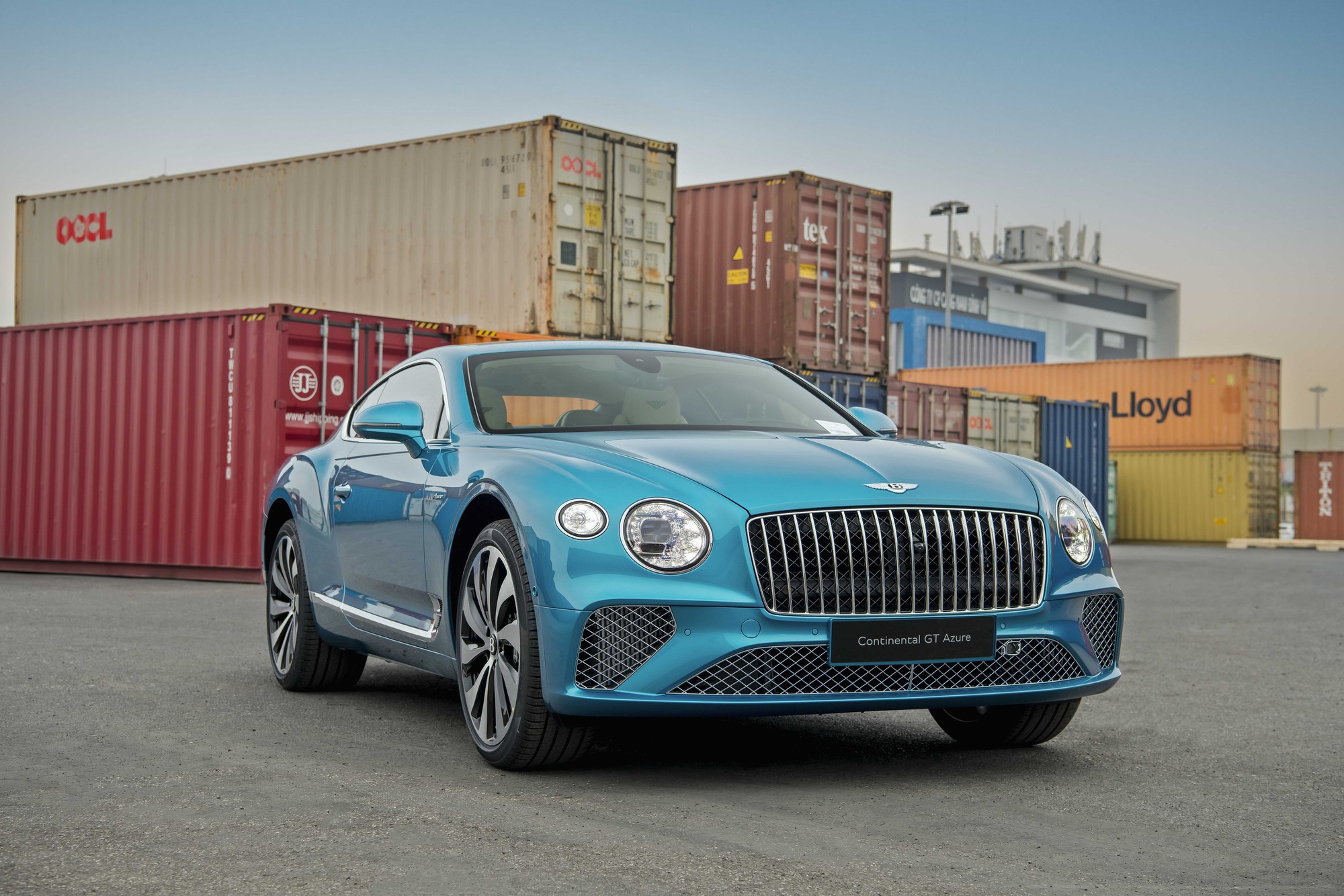 Bentley Continental GT Azure V8 độc bản về Việt Nam: Màu sơn lần đầu xuất hiện, giá gần 22 tỷ đồng - Ảnh 1