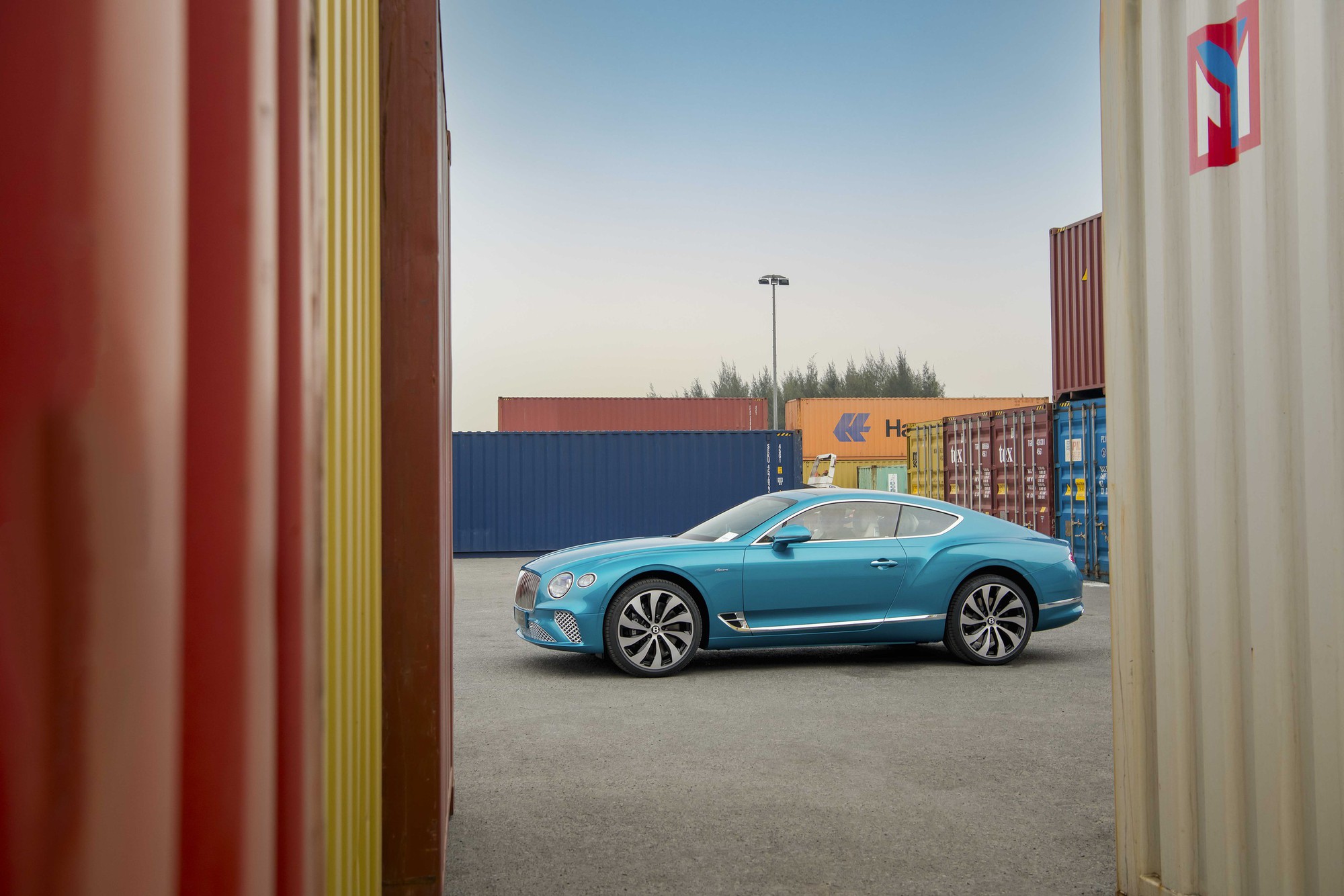 Bentley Continental GT Azure V8 độc bản về Việt Nam: Màu sơn lần đầu xuất hiện, giá gần 22 tỷ đồng - Ảnh 12