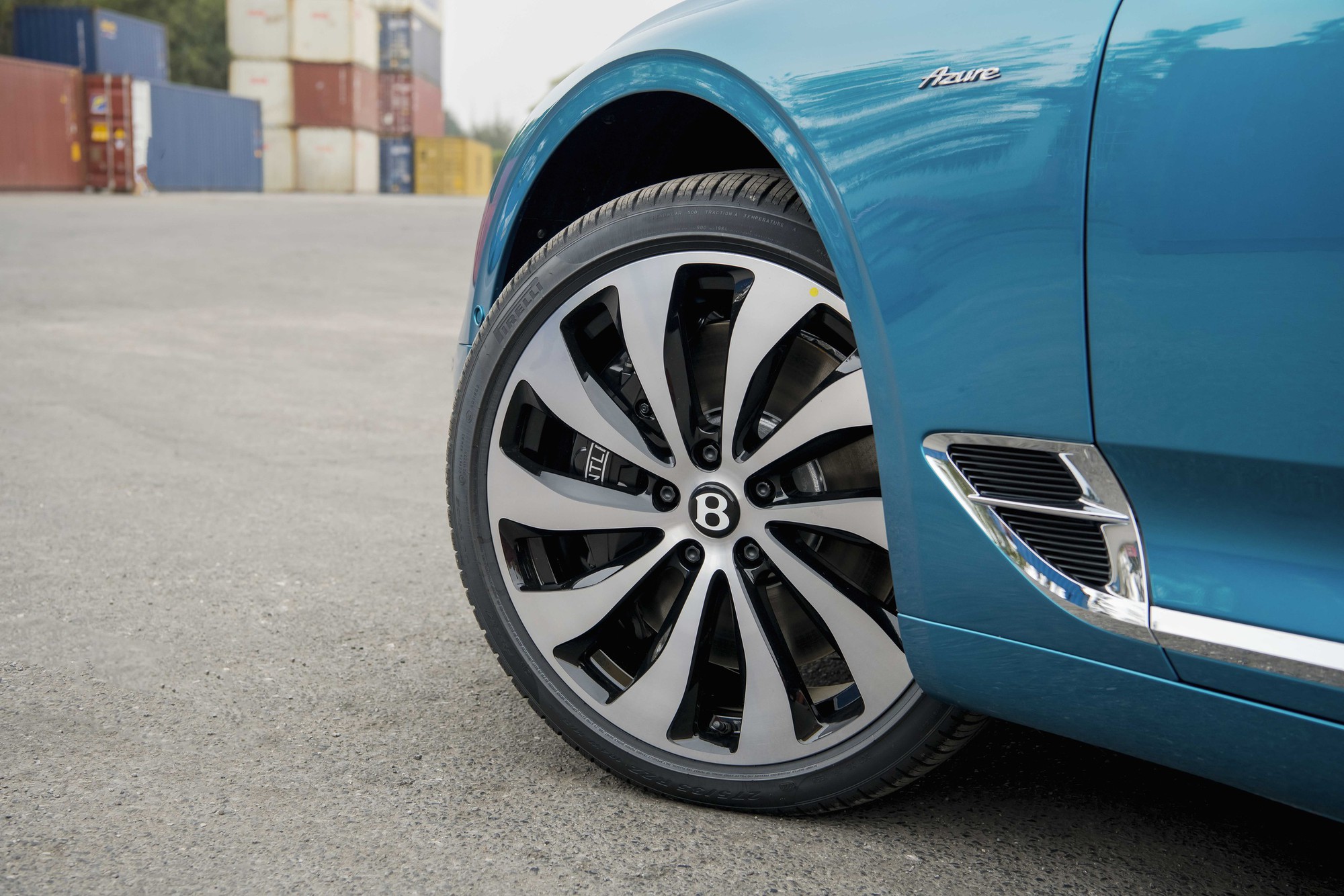 Bentley Continental GT Azure V8 độc bản về Việt Nam: Màu sơn lần đầu xuất hiện, giá gần 22 tỷ đồng - Ảnh 6