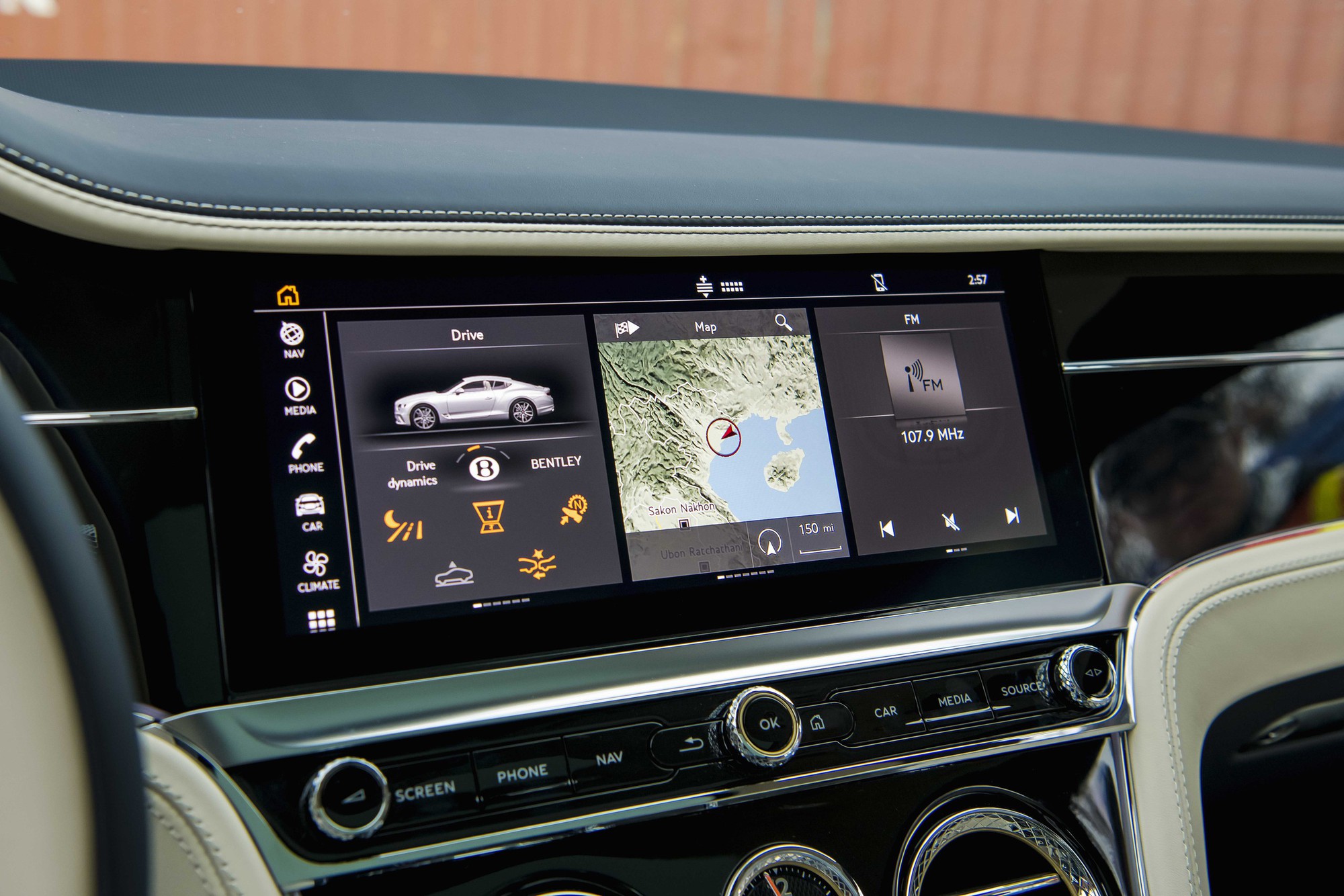 Bentley Continental GT Azure V8 độc bản về Việt Nam: Màu sơn lần đầu xuất hiện, giá gần 22 tỷ đồng - Ảnh 17