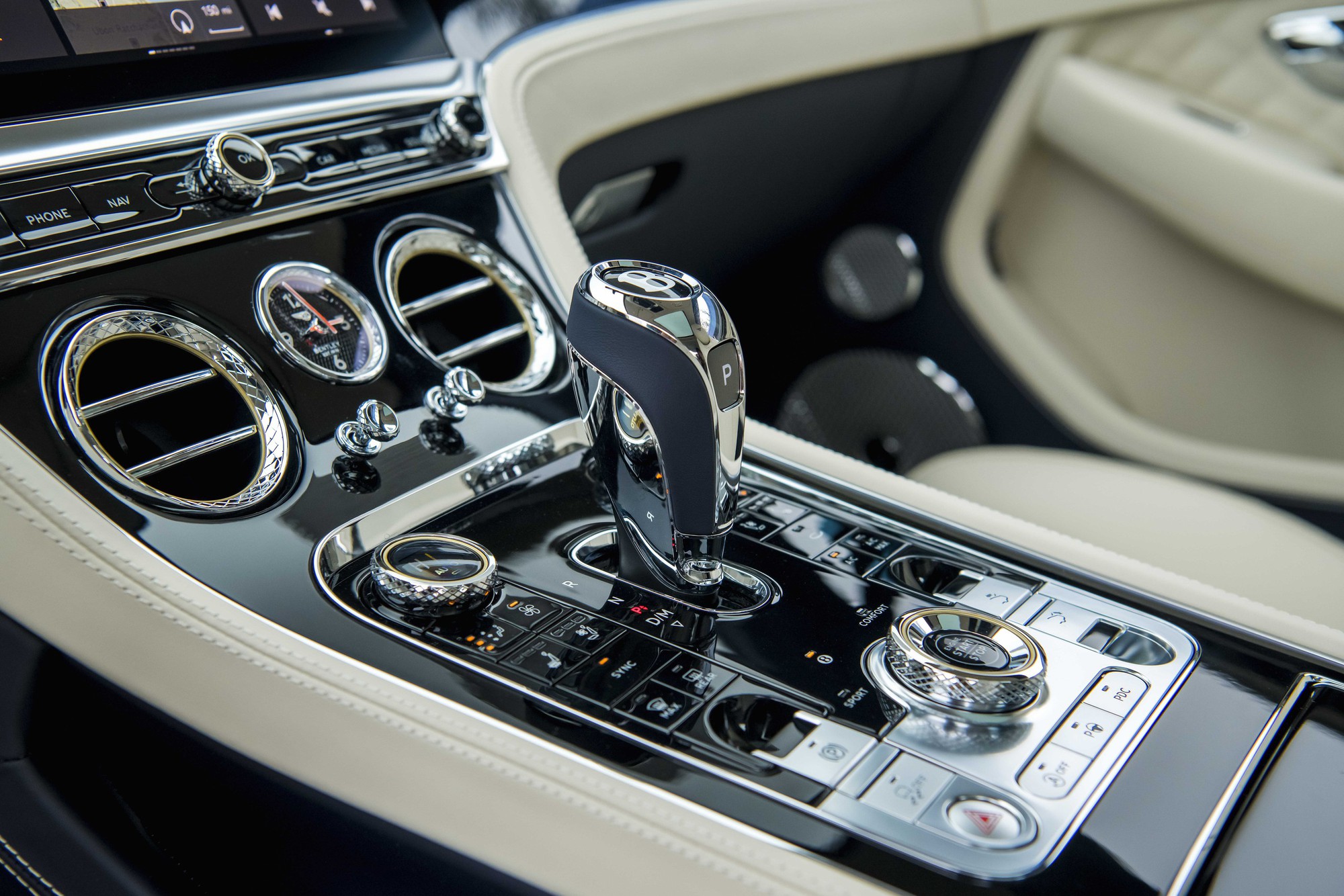 Bentley Continental GT Azure V8 độc bản về Việt Nam: Màu sơn lần đầu xuất hiện, giá gần 22 tỷ đồng - Ảnh 16