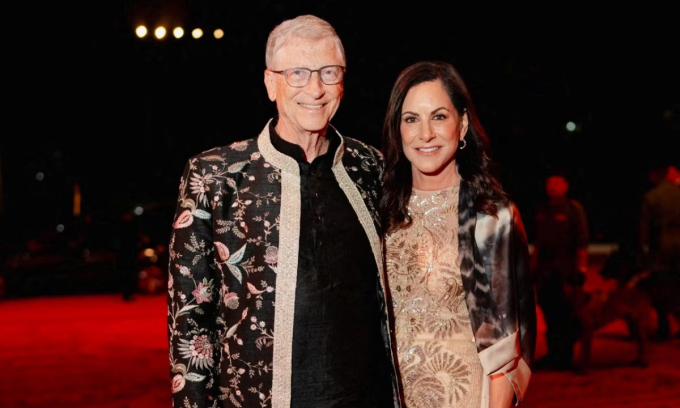 Choáng ngợp trước chuyên cơ chở tỷ phú Bill Gates đến Việt Nam: Nội thất như khách sạn 5 sao, mức giá lên đến 1,600 tỷ đồng - Ảnh 1