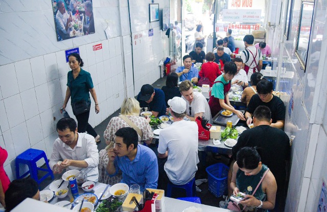 Quán bún chả cựu Tổng thống Obama từng tới ăn 8 năm trước: Nhất định không thay đổi một thứ - Ảnh 4