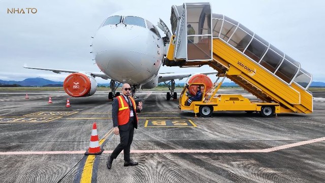 Bên trong máy bay Trung Quốc sản xuất: Được khen "xịn sánh ngang Boeing, Airbus", trừ một chi tiết kém xa - Ảnh 2