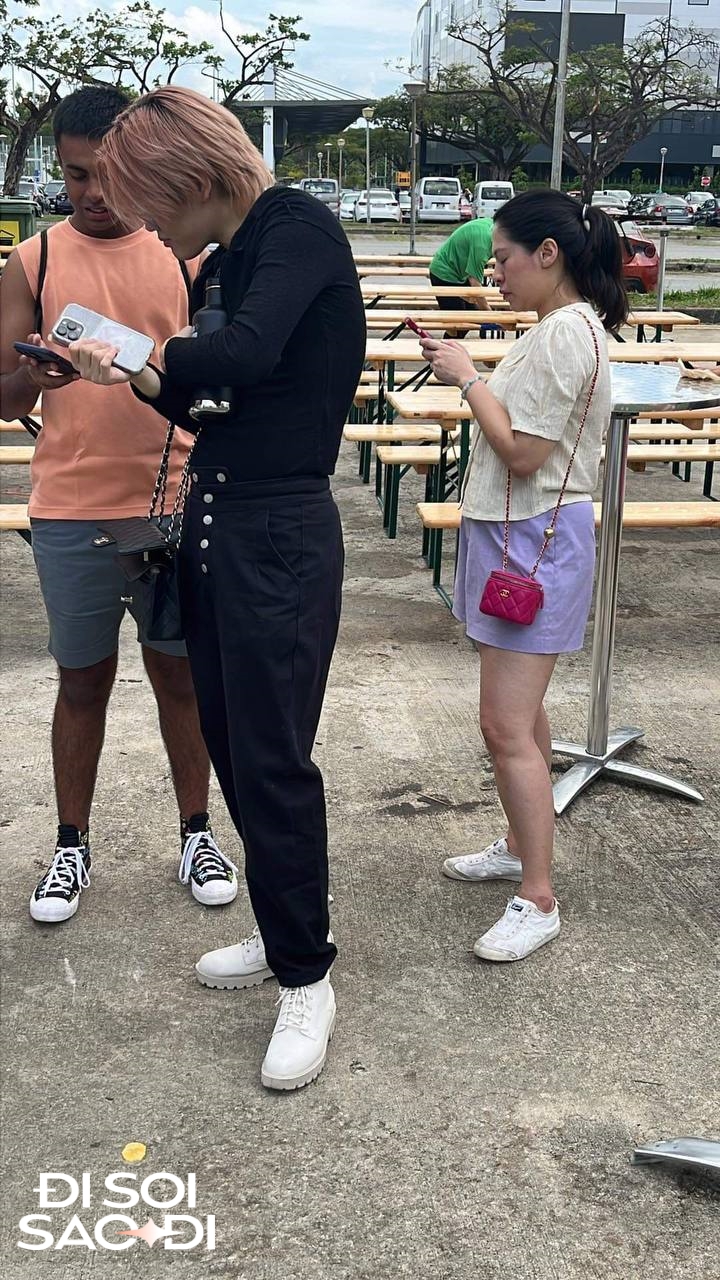 Nhiều fan đeo túi Chanel không được phép vào trong concert Taylor Swift tại Singapore, lý do là gì? - Ảnh 2