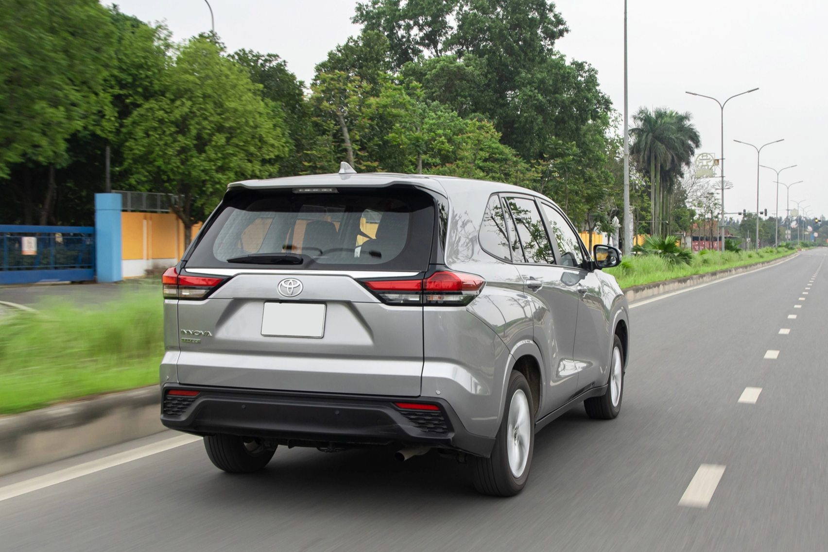 Lần đầu mua xe chọn Innova Cross, chủ xe chia sẻ: ‘Hợp đi đông, chở 8 người vượt đèo vẫn ổn’ - Ảnh 21