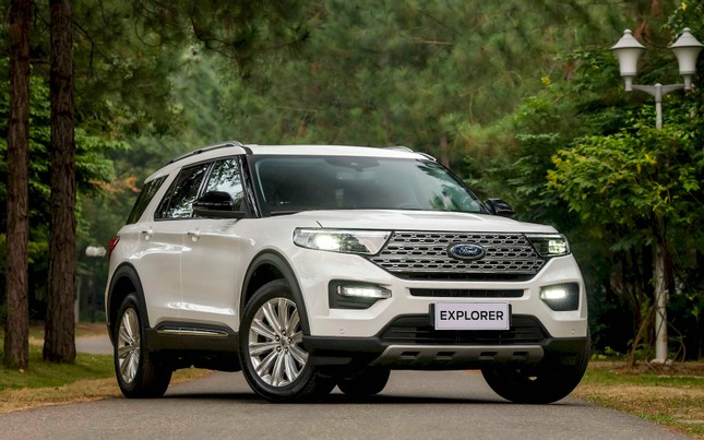 Nhiều mẫu xe gầm cao tại Việt Nam giảm giá mạnh - Ảnh 1