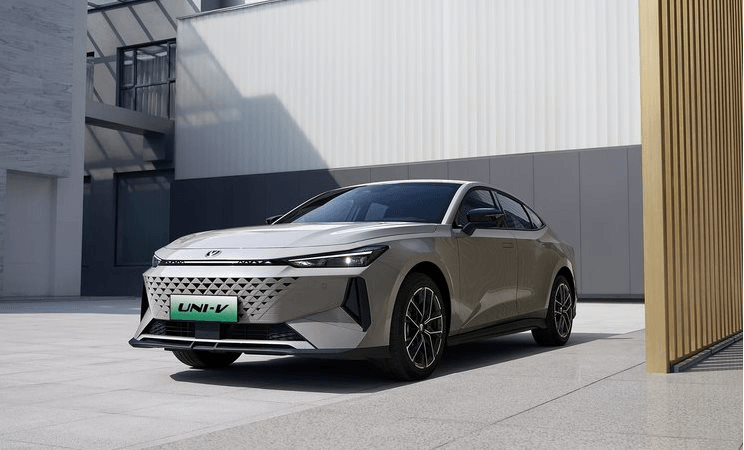 'Ông trùm' xe tải tại Việt Nam sắp ra mắt siêu phẩm sedan đối đầu Honda Civic: ăn xăng 1,6 lít/100 km, giá bán chỉ từ 373 triệu đồng - Ảnh 1