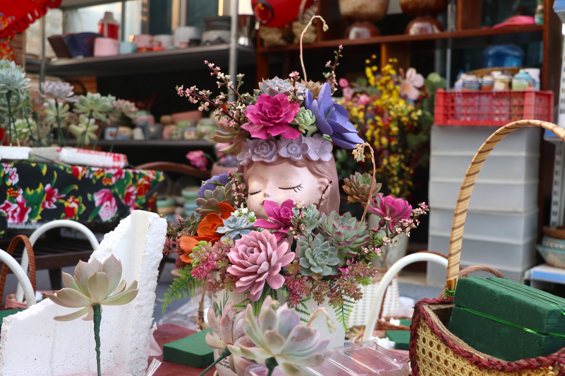 Sen đá lạ mắt hút khách dịp Quốc tế Phụ nữ 8/3 - Ảnh 6