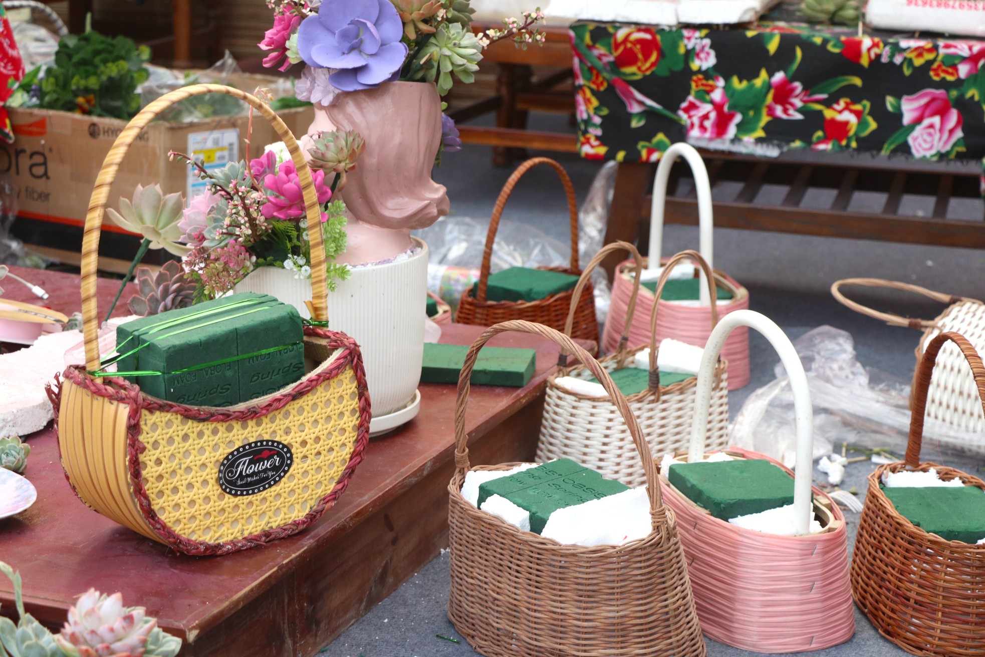 Sen đá lạ mắt hút khách dịp Quốc tế Phụ nữ 8/3 - Ảnh 4