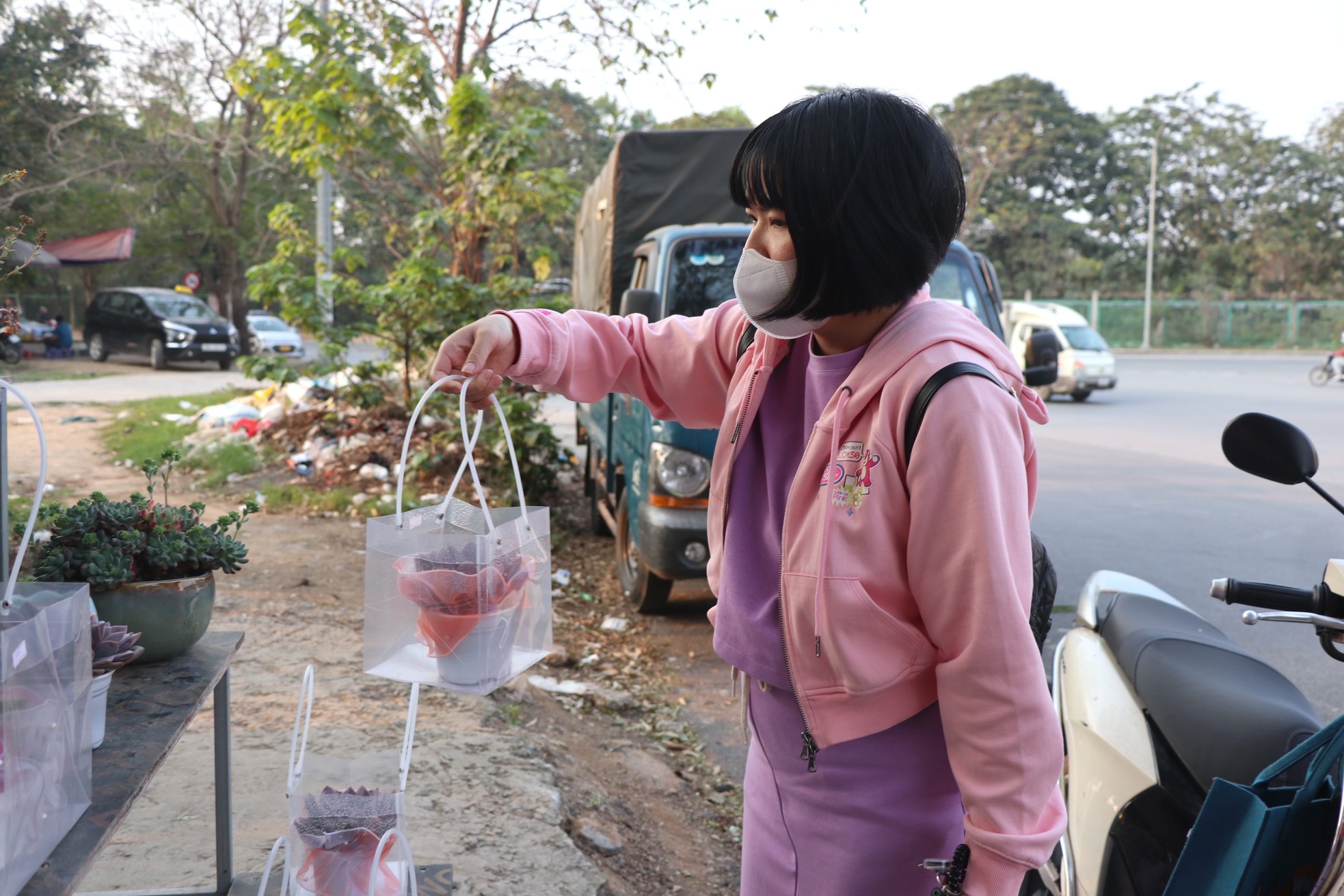 Sen đá lạ mắt hút khách dịp Quốc tế Phụ nữ 8/3 - Ảnh 10