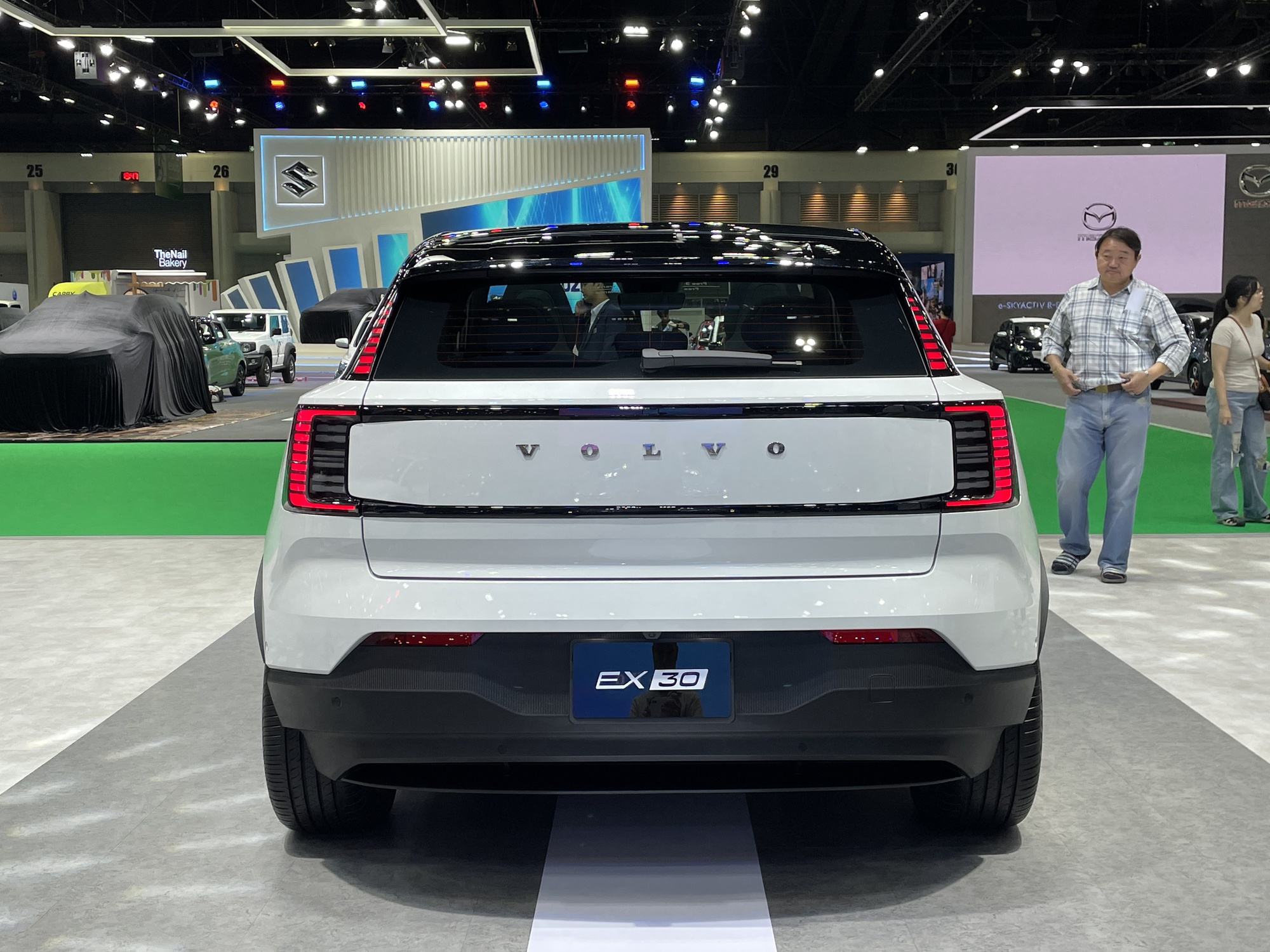 Xem trước Volvo EX30 tại BIMS trước khi về Việt Nam: Giá quy đổi hơn 1 tỷ, nhỏ, chật, mạnh, nhiều công nghệ - Ảnh 8
