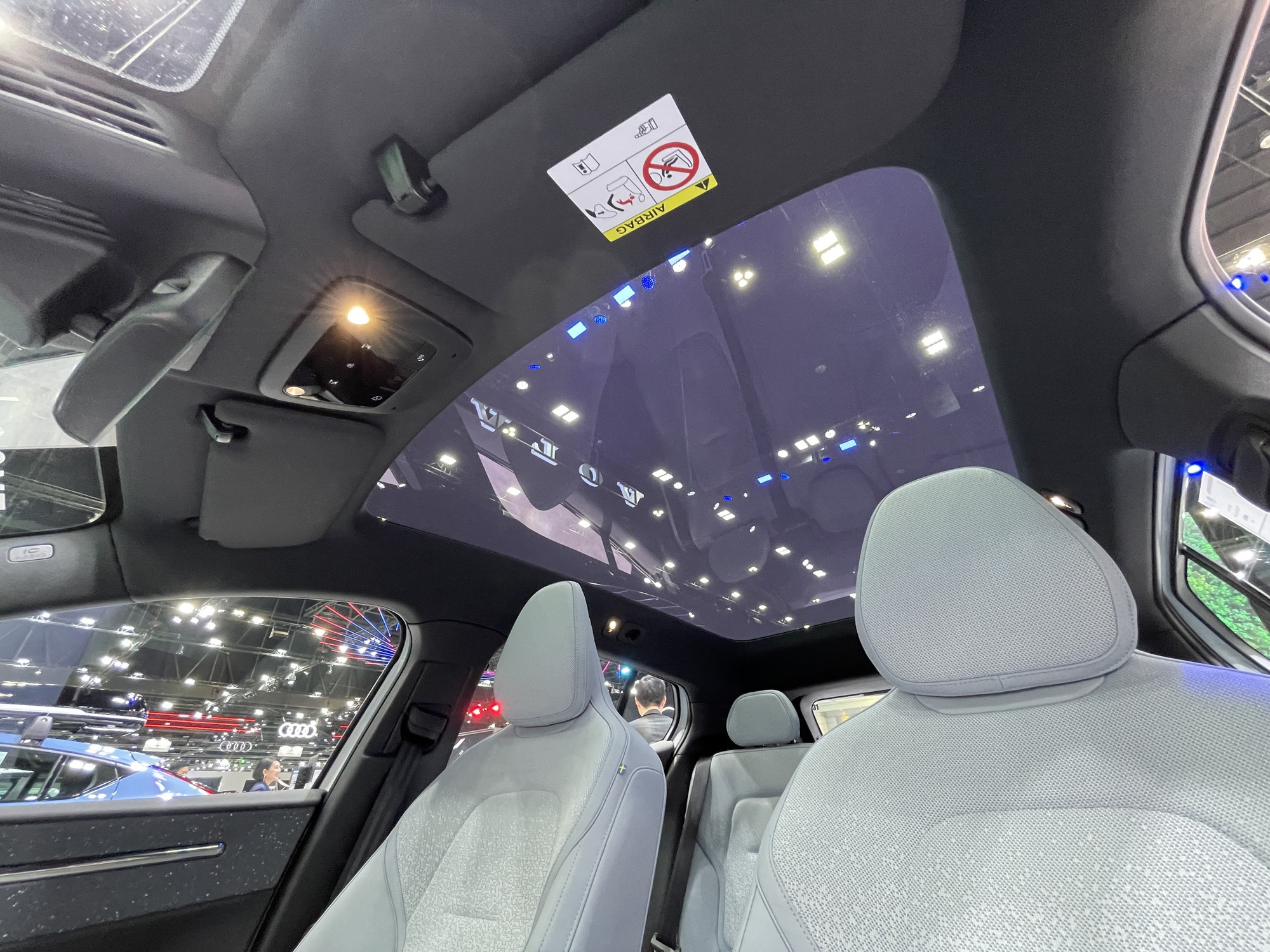 Xem trước Volvo EX30 tại BIMS trước khi về Việt Nam: Giá quy đổi hơn 1 tỷ, nhỏ, chật, mạnh, nhiều công nghệ - Ảnh 22