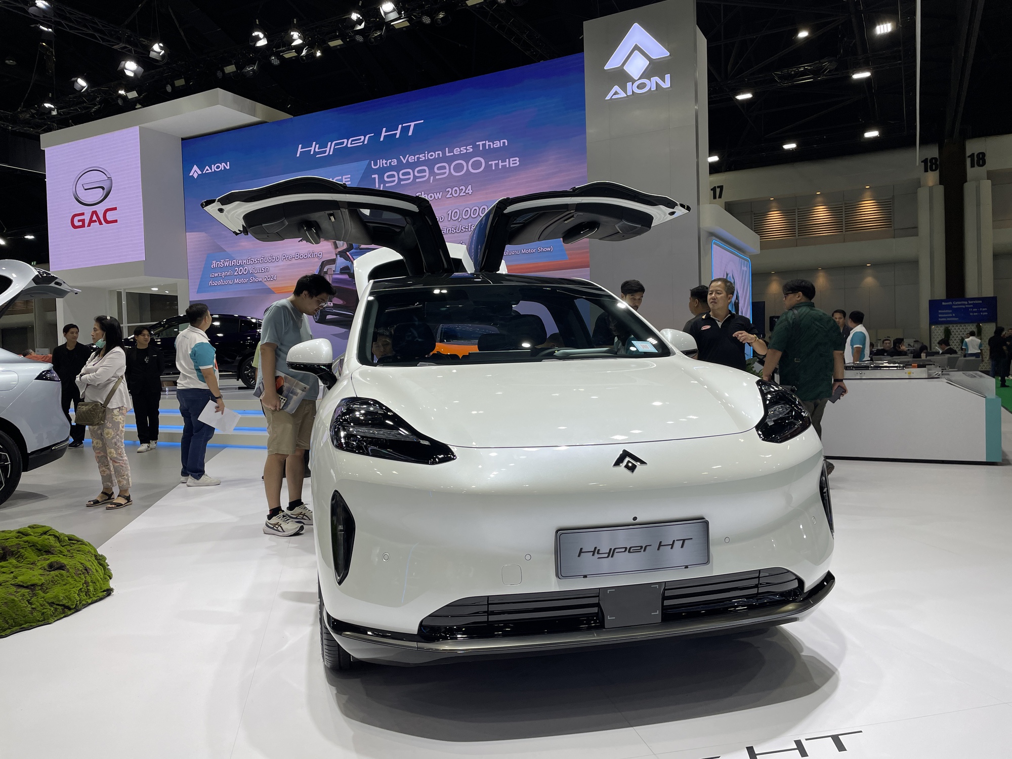 Tới BIMS 2024 thấy rõ xe Trung Quốc nhái thế nào: Đề nổ như Mercedes, tay nắm cửa Lamborghini, cửa Tesla và nhiều thứ không thể ngờ tới - Ảnh 1