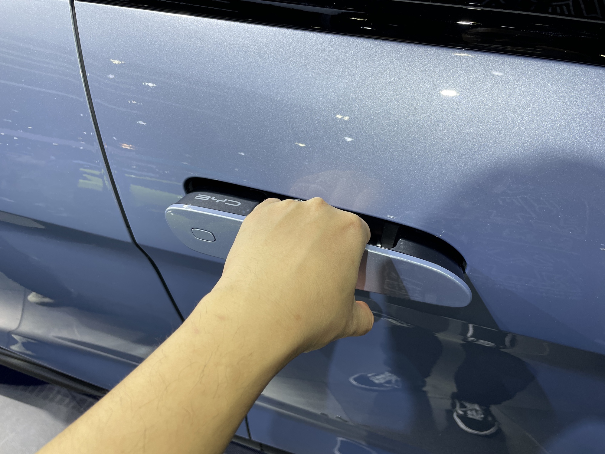 Tới BIMS 2024 thấy rõ xe Trung Quốc nhái thế nào: Đề nổ như Mercedes, tay nắm cửa Lamborghini, cửa Tesla và nhiều thứ không thể ngờ tới - Ảnh 10