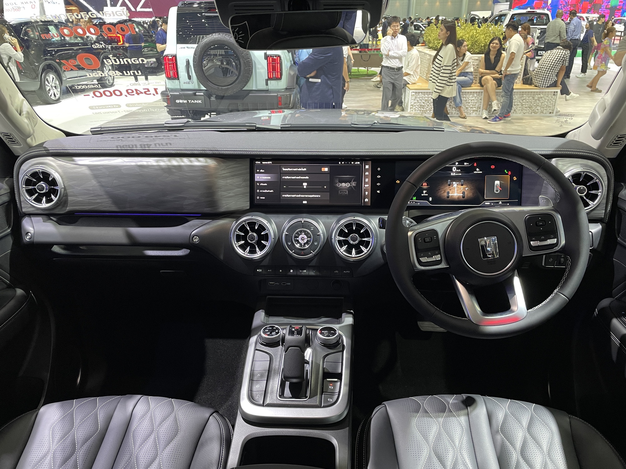 Tới BIMS 2024 thấy rõ xe Trung Quốc nhái thế nào: Đề nổ như Mercedes, tay nắm cửa Lamborghini, cửa Tesla và nhiều thứ không thể ngờ tới - Ảnh 14