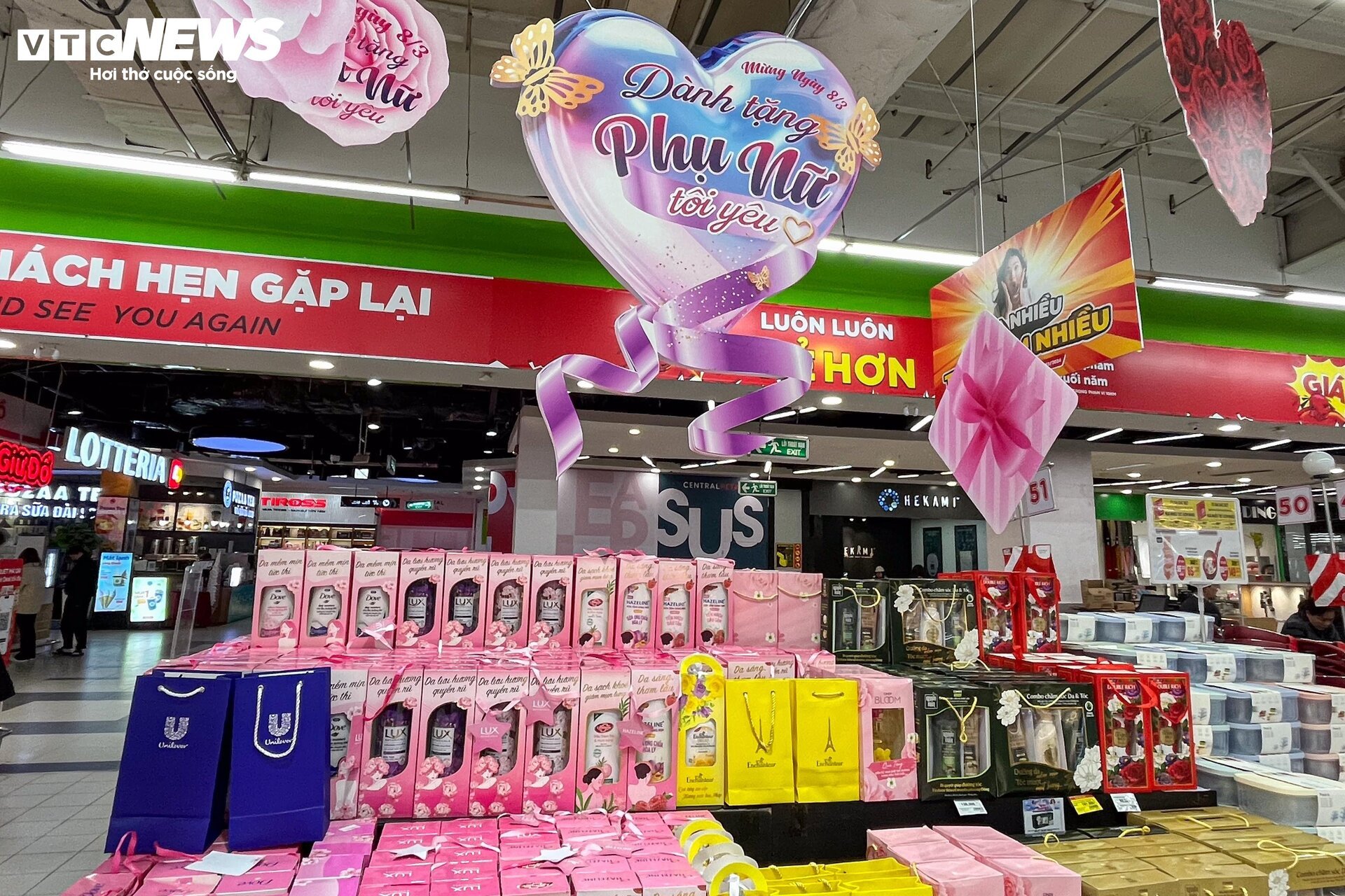 Muôn vàn khuyến mại, giảm giá đón ngày 8/3 - Ảnh 5