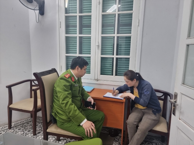 "Chặt chém" 100 nghìn đồng/3 chiếc bánh rán cho khách Tây, người phụ nữ nhận cái kết buồn ngay tức khắc - Ảnh 2