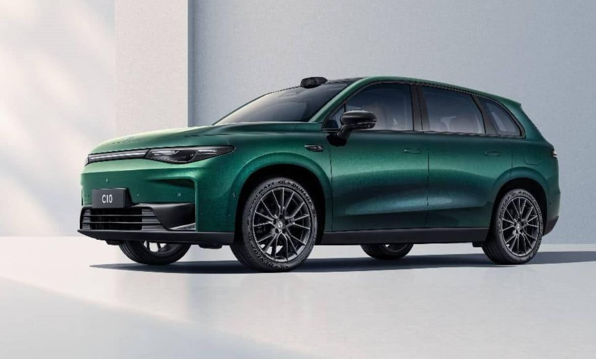 Đối thủ giá rẻ của Mazda CX-5 chính thức trình làng: thiết kế đỉnh như Porsche, trang bị ngập công nghệ với giá bán chưa đến 500 triệu đồng - Ảnh 1