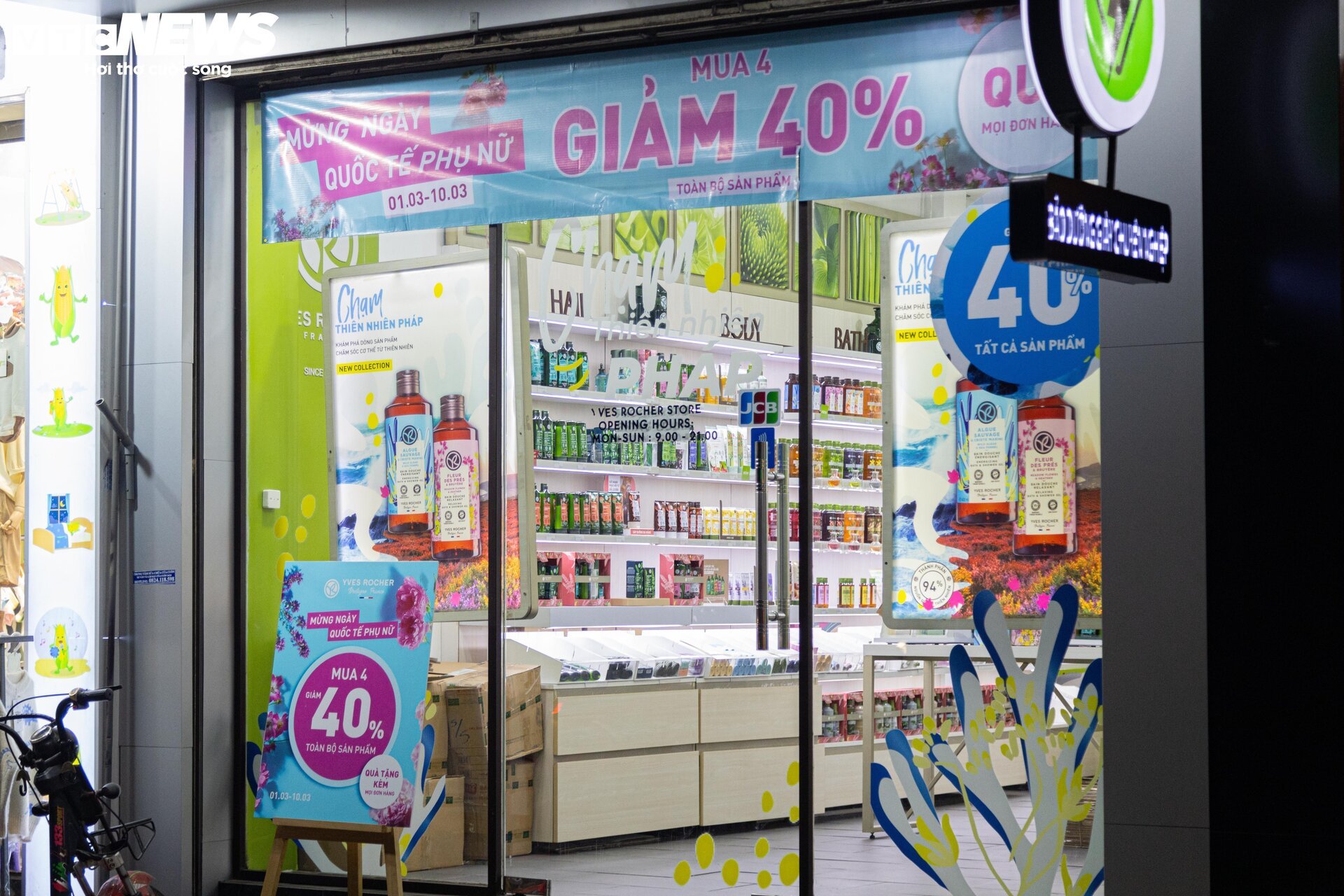 Muôn vàn khuyến mại, giảm giá đón ngày 8/3 - Ảnh 16