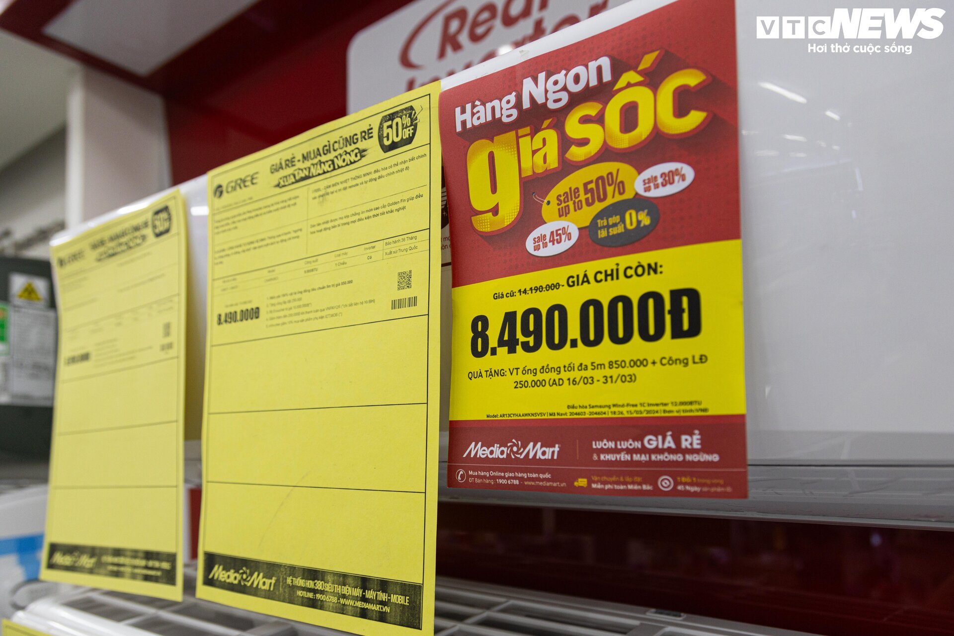 Siêu thị điện máy Hà Nội dồn dập giảm giá sản phẩm, hút khách đầu hè - Ảnh 4