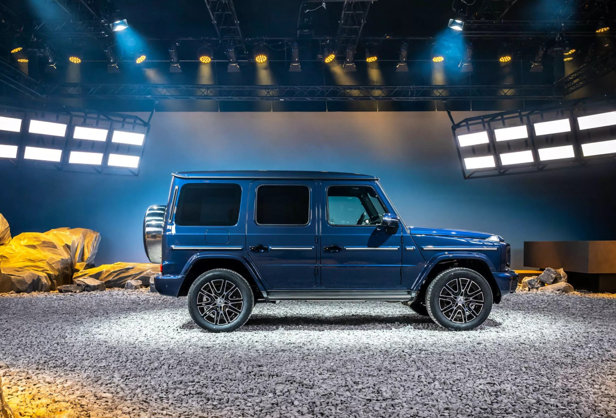 Mercedes G-Class 2024 ra mắt: Rất khó phân biệt nếu chỉ nhìn từ bên ngoài, nội thất lột xác, vẫn là hàng hot được giới nhà giàu Việt săn đón - Ảnh 8