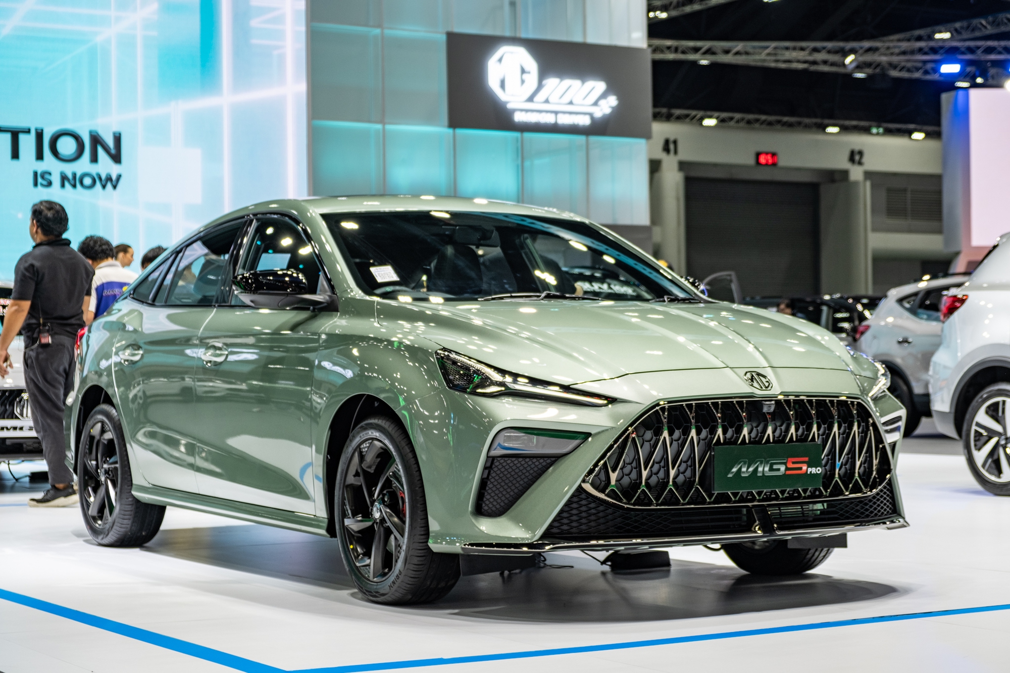 Khách Việt sẽ dễ thích bản MG5 này: Giá quy đổi từ hơn 380 triệu, hầm hố như xe thể thao, thêm công nghệ an toàn - Ảnh 1