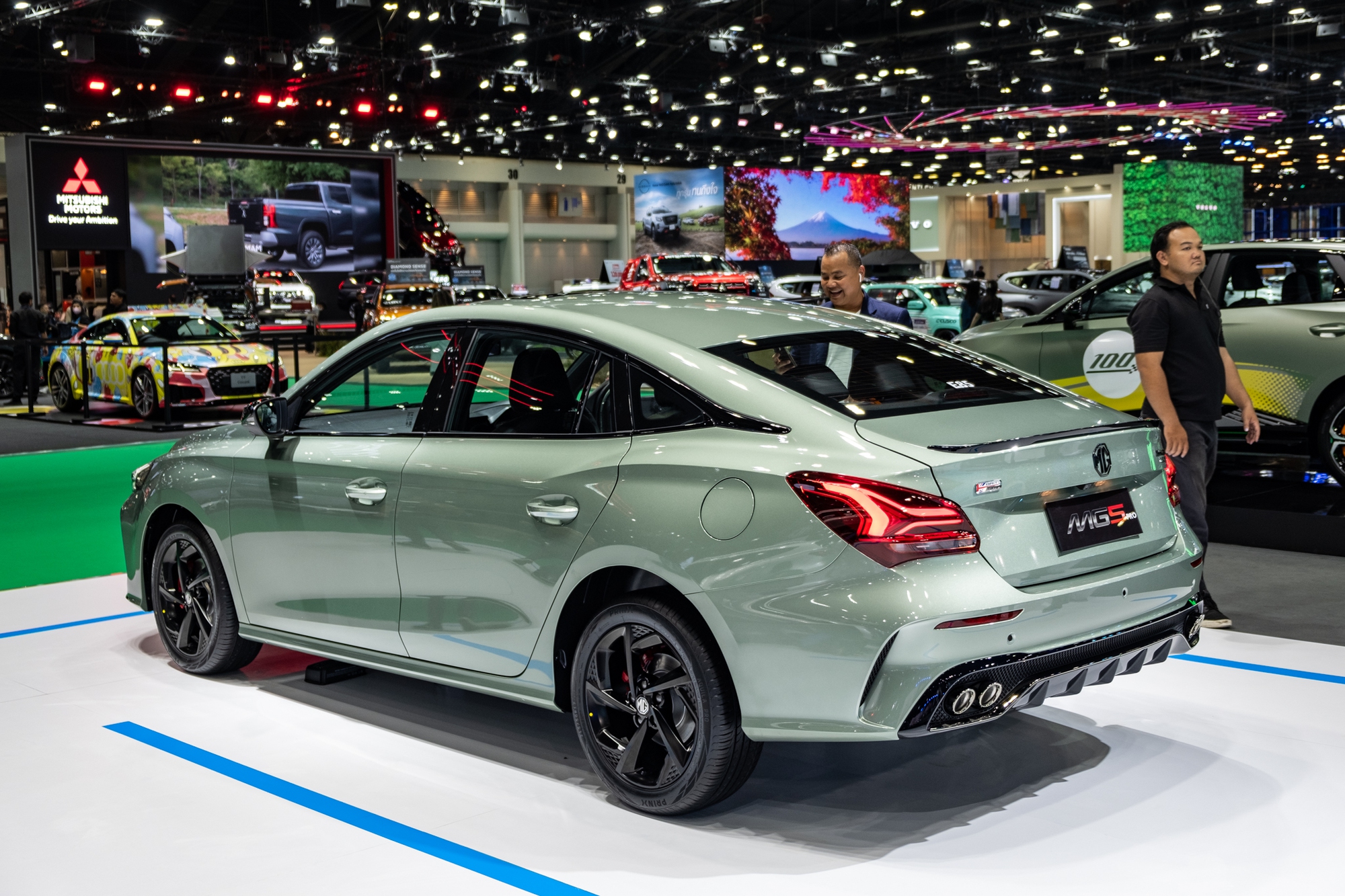 Khách Việt sẽ dễ thích bản MG5 này: Giá quy đổi từ hơn 380 triệu, hầm hố như xe thể thao, thêm công nghệ an toàn - Ảnh 2